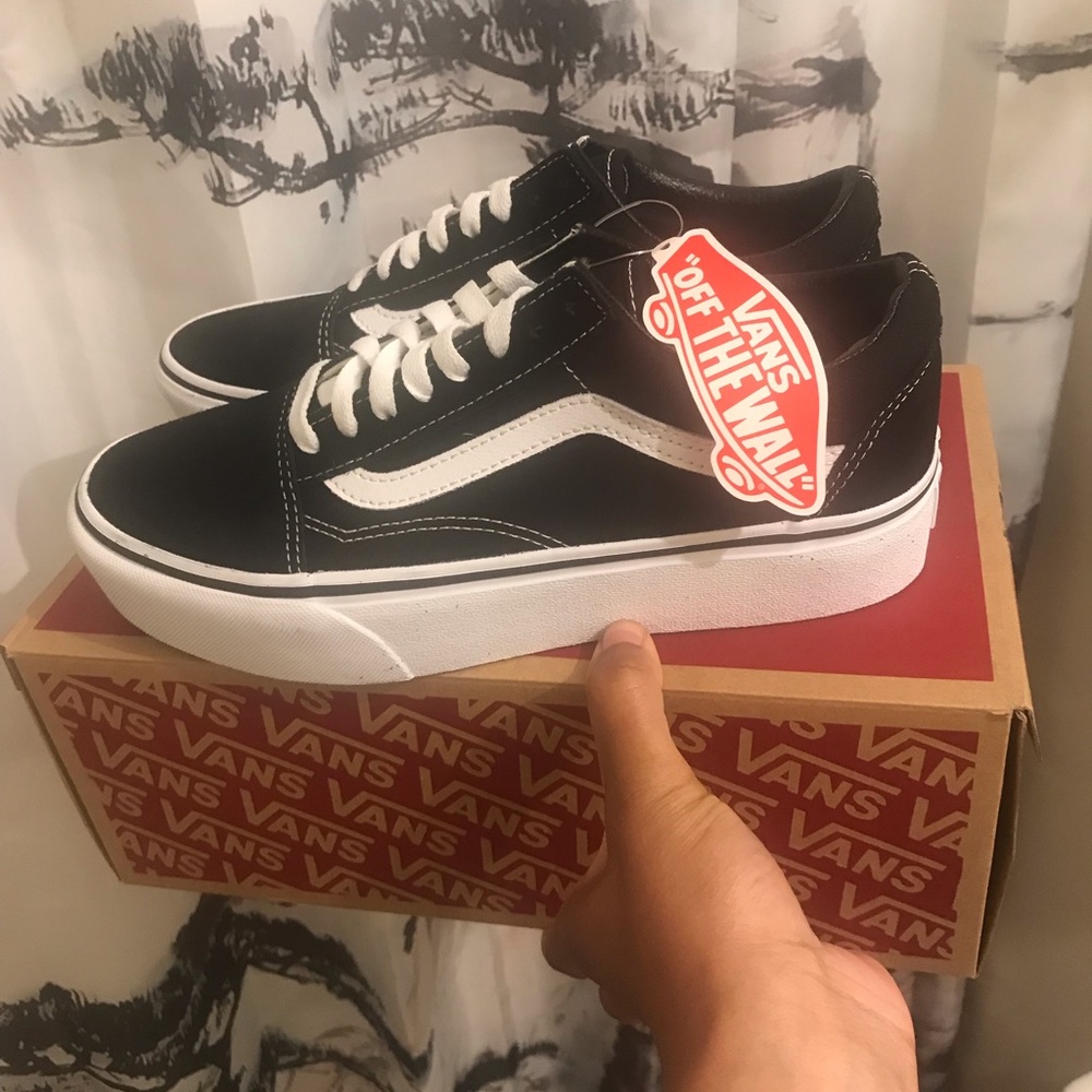 NWT Vans Old Skool Platform Sneaker
